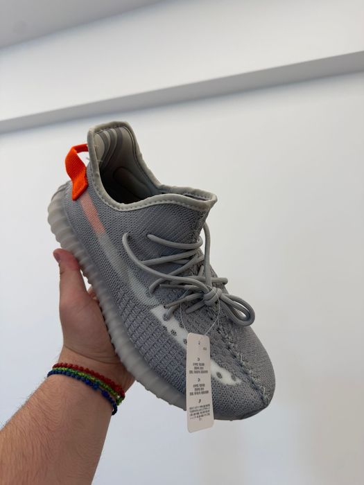 Yeezy Boost 350 V2 Tail Light