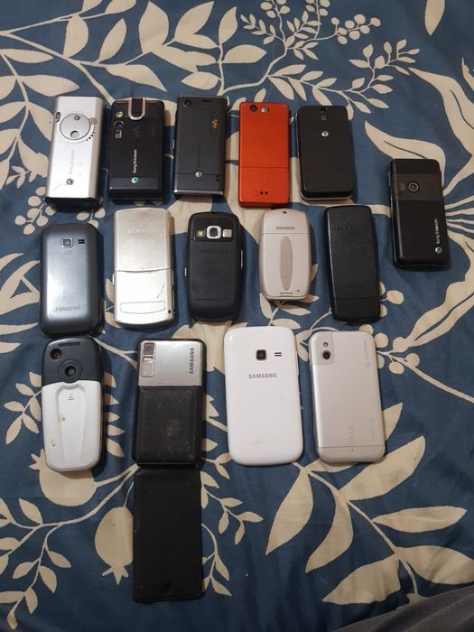 Lot telefoane colectie unele fara baterii