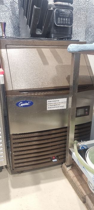Продам стулья барные.