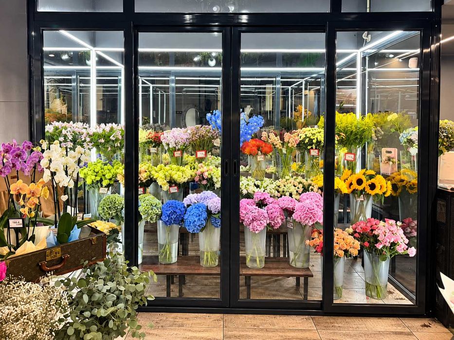 Florarie și magazin de bijuterii de vânzare – Centrul Vechi București