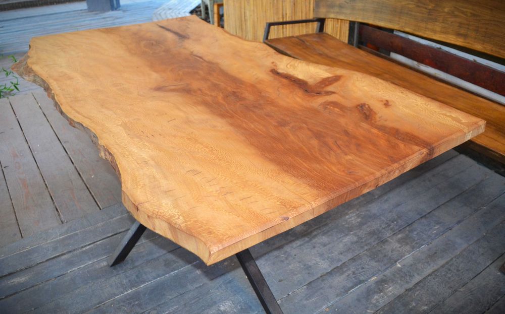 МАСА масив, Явор, със „жив ръб“, цяло парче, стоманена основа