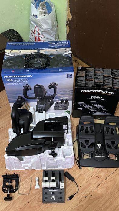 Thrustmaster Yoke Pack Boeing Edition