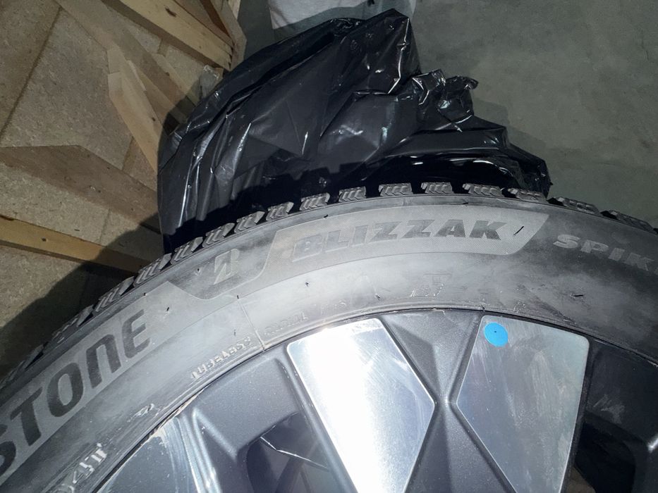 Продам колеса зимние шипованые