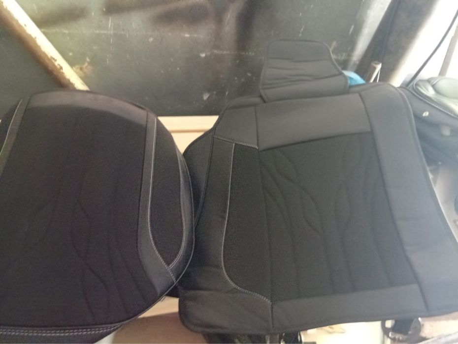 Продам чехлы на Хундай Санта -фе.