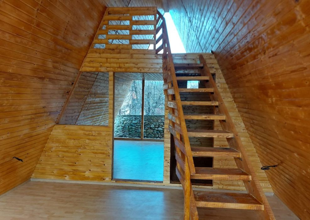 Vindem cabane tip A-frame