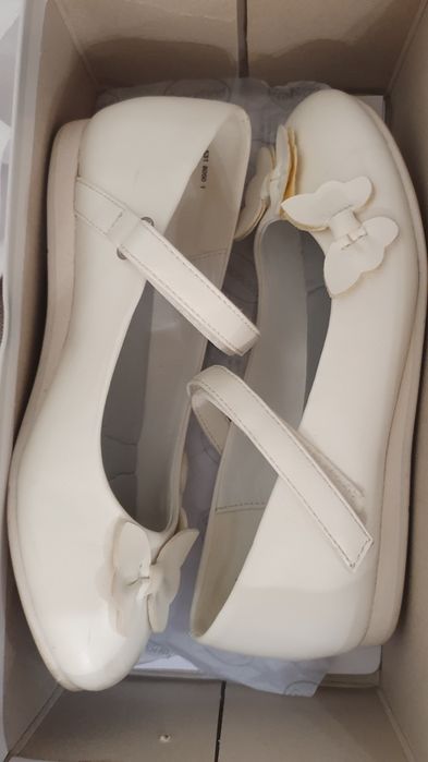 Налични са само обувките!!!