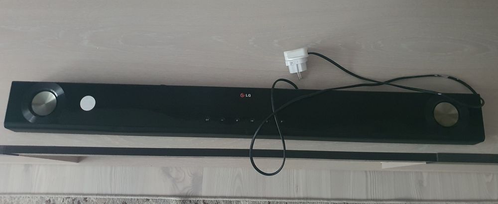 LG Soundbar 2.1 100W