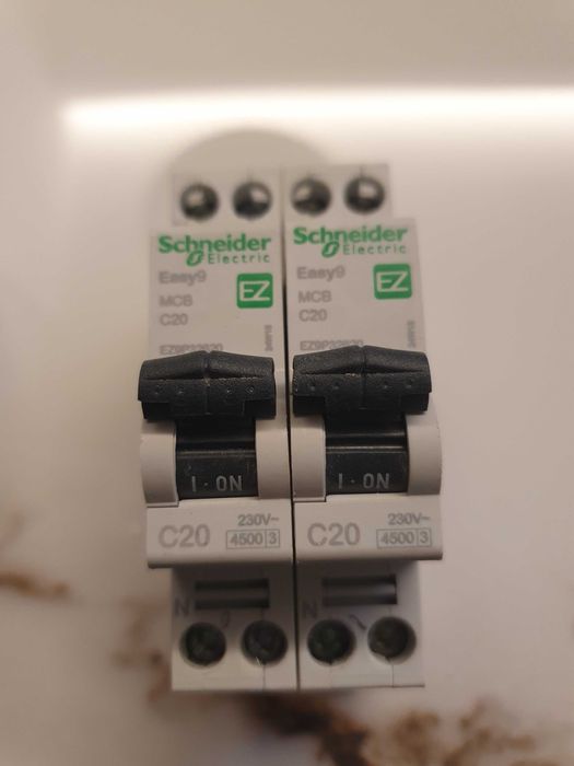 Schneider siguranta modulara diferentiala - 4 bucati