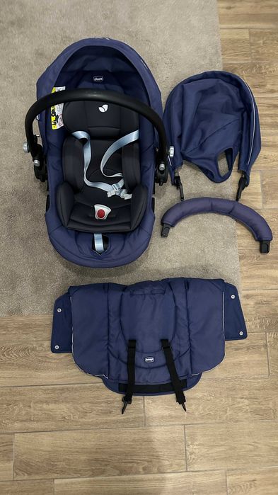 Cărucior 3 în 1 Chicco Trio Love - Sistem modular complet, stare bună (culoare bleumarin)