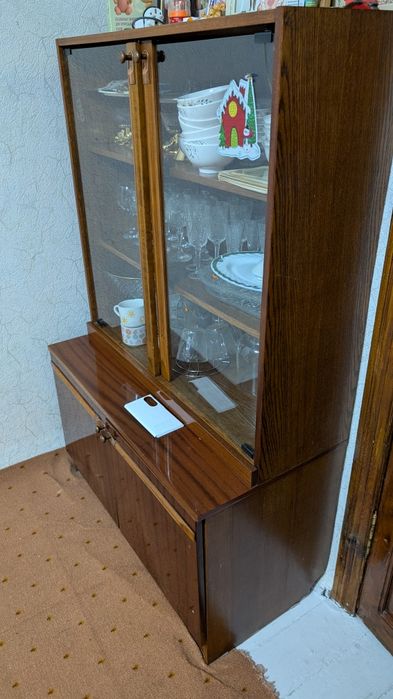 Продается сервант