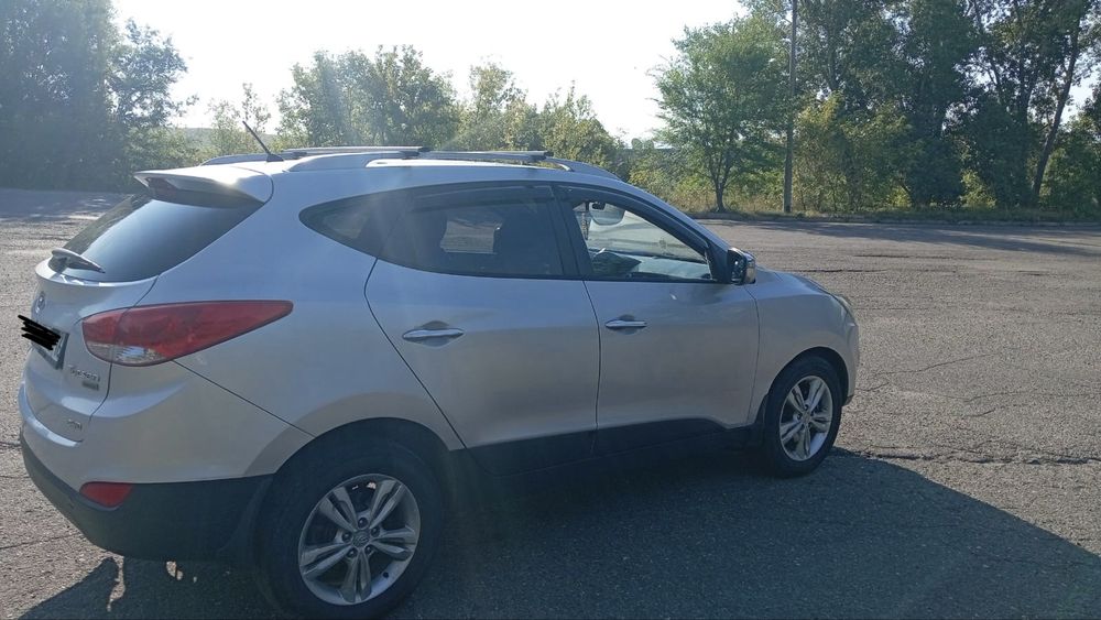 Hyundai Tucson машина
