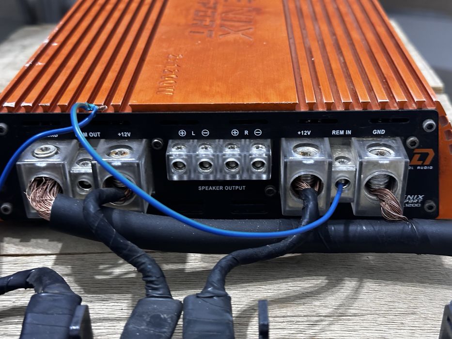 Продам усилитель 2.1200 ватт