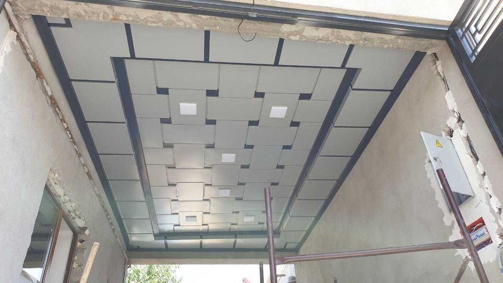 Tunikabond va Travertin.