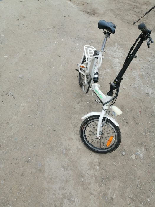 Vând bicicleta electrică