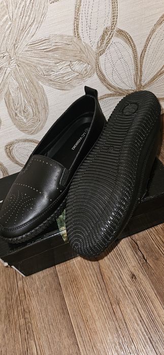 Продам новые туфли