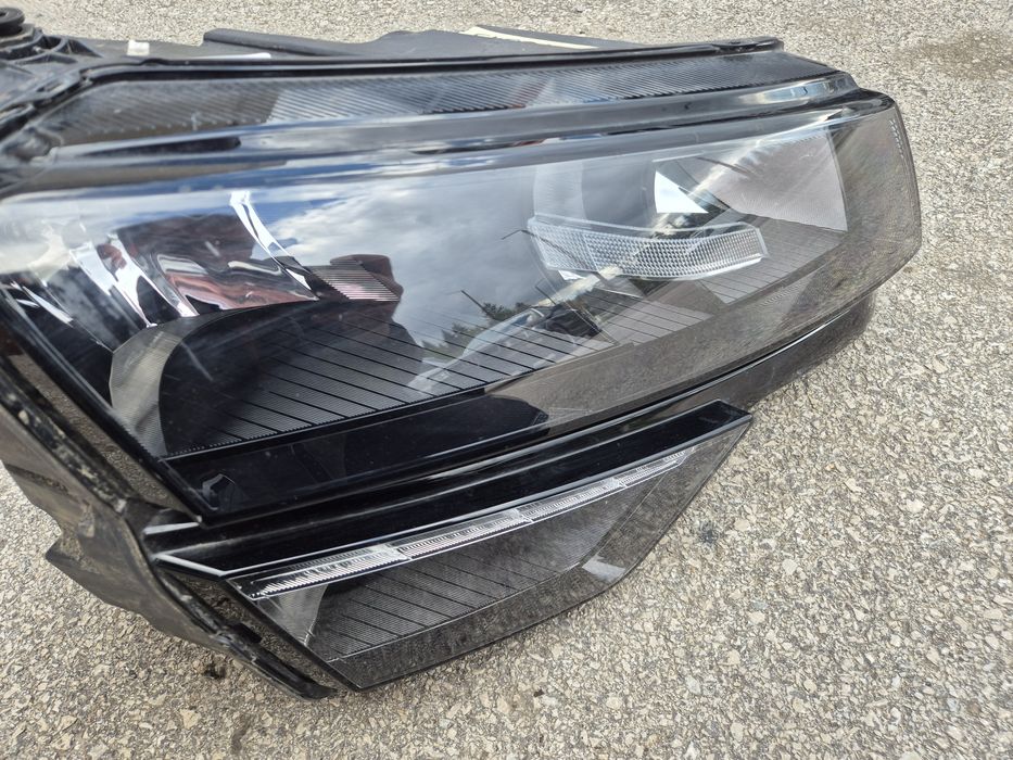 Десен фар Skoda Karoq