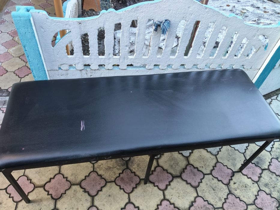 Продам кушетку не складную