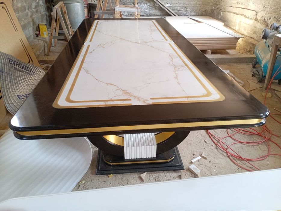 Стол на 12 человек