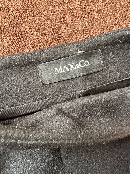 iBlues Max Mara Пуловер + подарък Max&Co черна къса пола