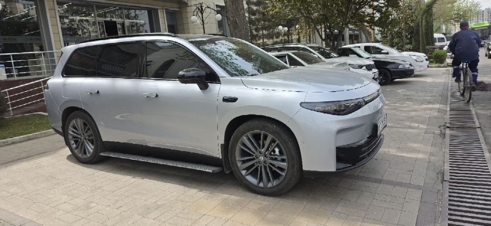 Leapmotor C16 Hybrid

4915x1905x1770
Емкость батареи; 28,4
Запас хода;