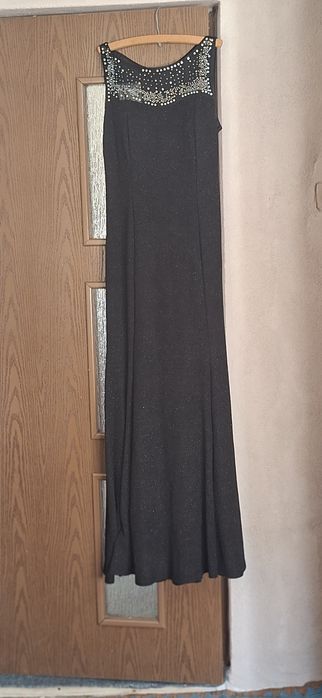 Vand 4 rochite noi elegante toate 4 la doar