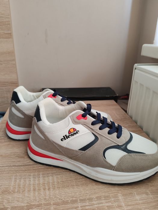 New balance Ellesse обувки маратонки