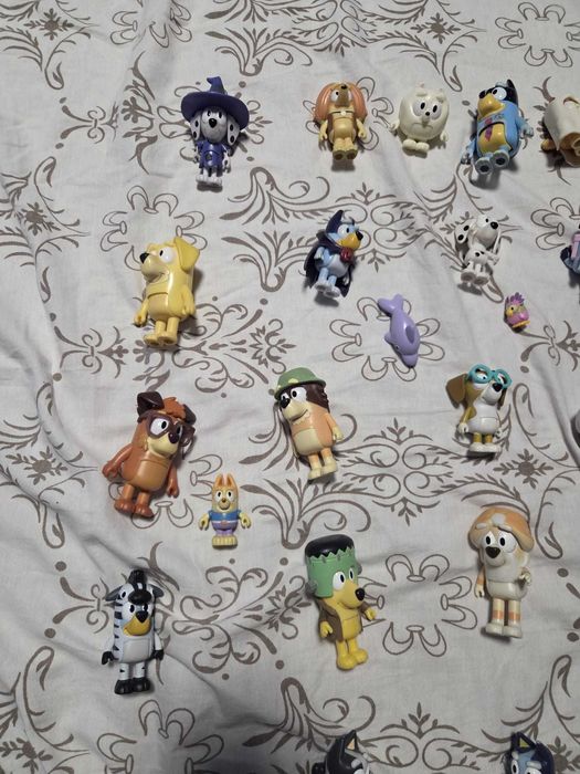 Diverse figurine desenele BLUEY originale cumparate din NORIEL+EBAY