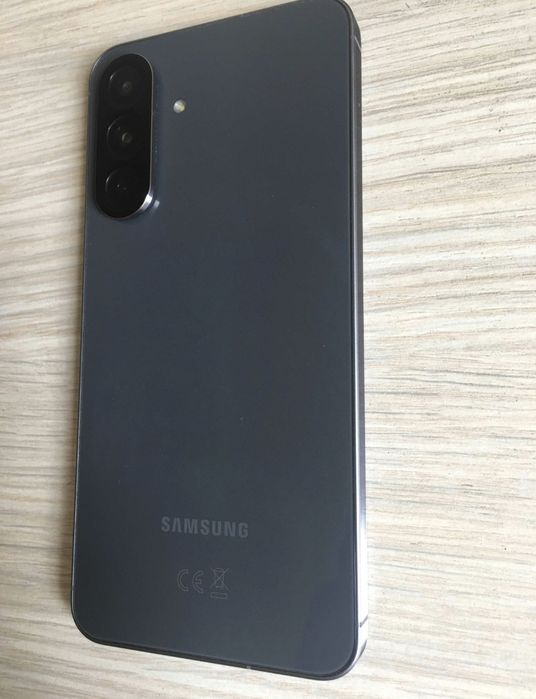 Vând Samsung A56