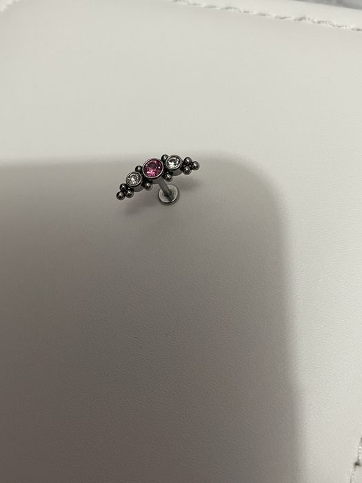 Продам серьгу хеликс