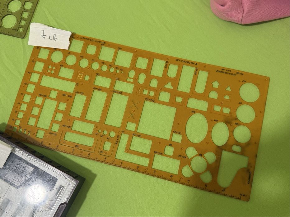 Чертожни Инструментитръгълници