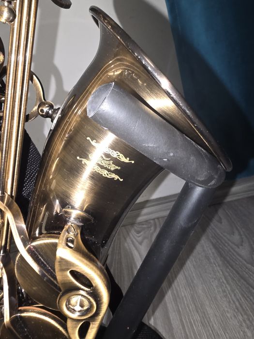Saxofon alto EASTAR