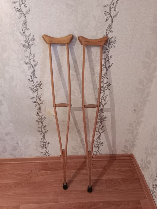 Продам срочно Костыли