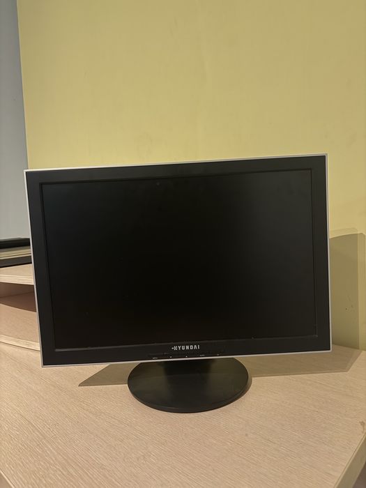 Монитор Hundai N90W