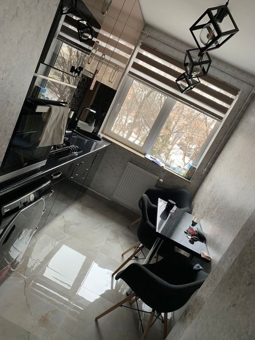 Vand apartament cu 3 camere mobilat si utilat