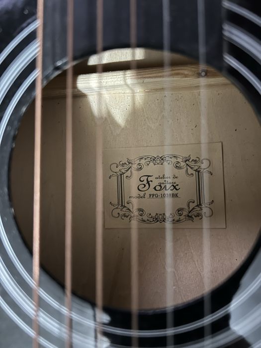 продам акустическую гитару