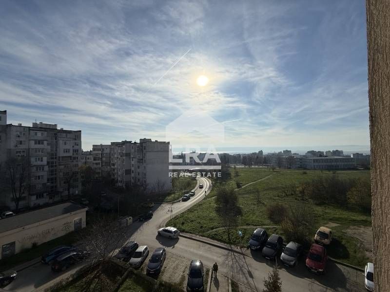 Двустаен апартамент с панорамна гледка в жк Владиславово град Варна