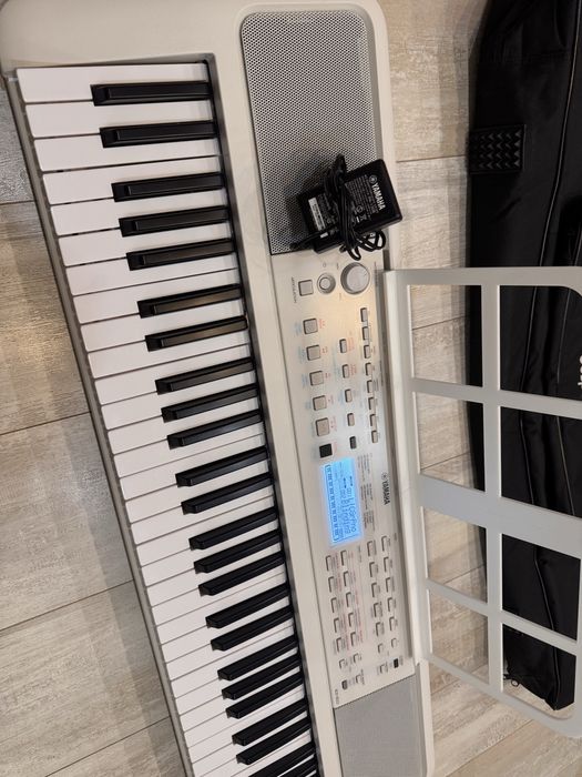 YAMAHA EZ-310 Синтезатор