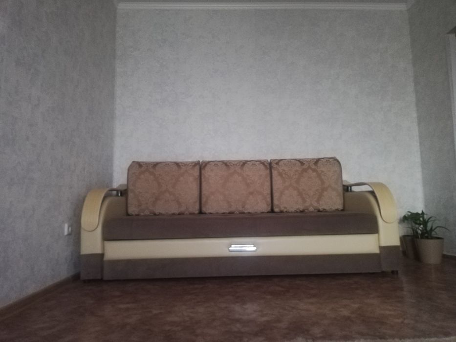Срочно диван в нур сити