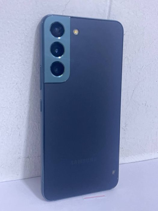 Samsung S22 с минусом