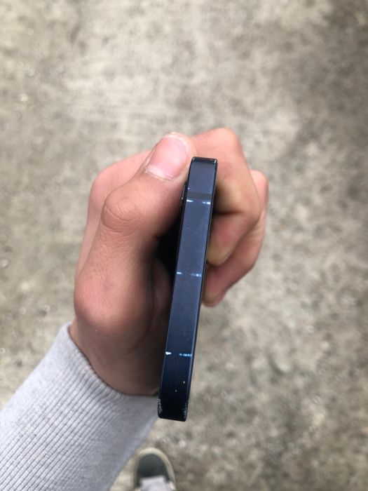 Iphone 12 este prefect functional