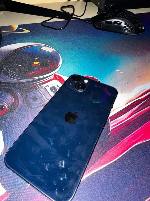 Vand iPhone 13 Midnight Black de 128GB