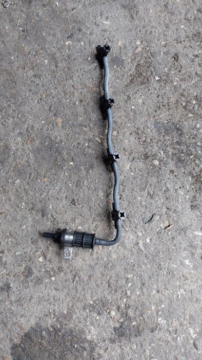 Rampa Retur injectoare Renault Trafic 2.0 DCI motor M9R Opel Vivaro