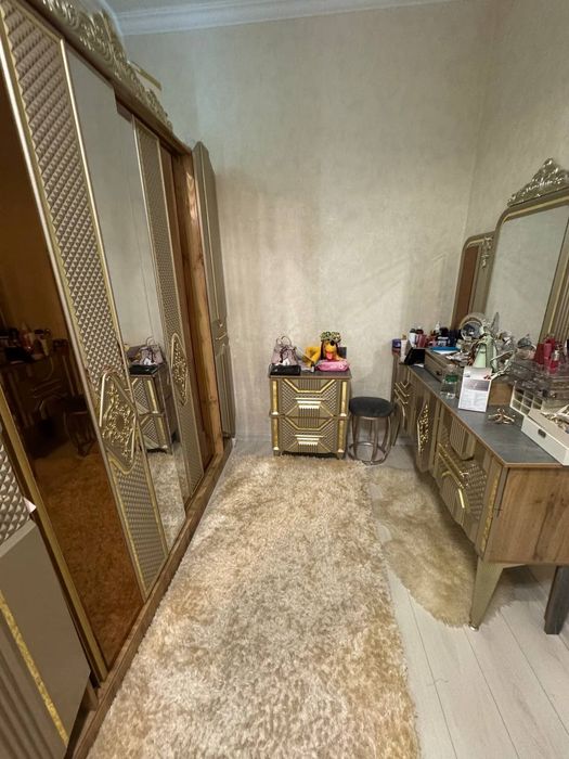 Люкс квартира узок муддатга яхши оилага тоза саклидиган оилага берилад