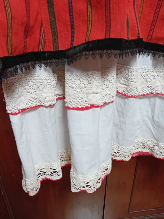 Дамски  ризи за носия,пищимал и елеци за  носия