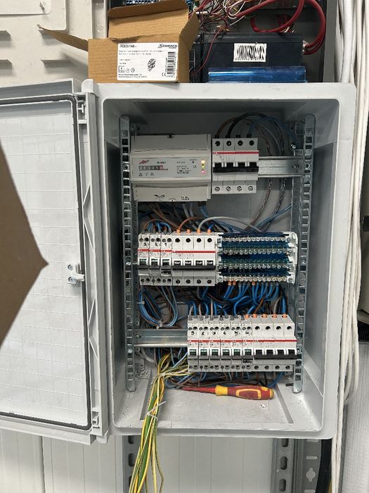 Execut instalații electrice