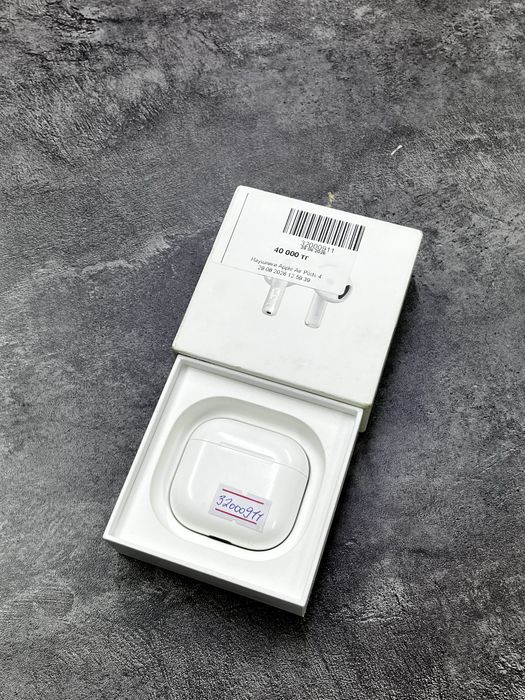 Air Pods 4.