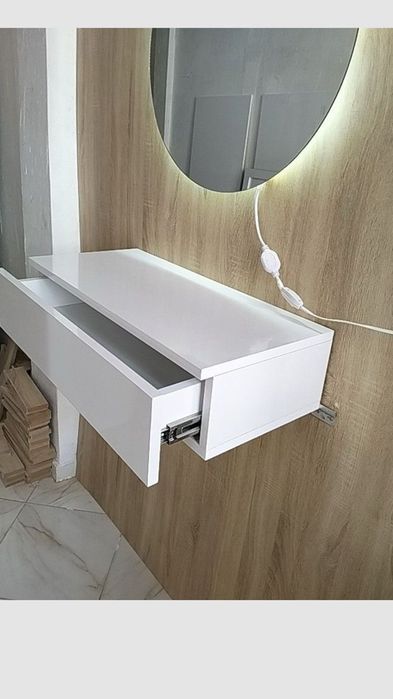 Зеркало в спальню с подсветкой