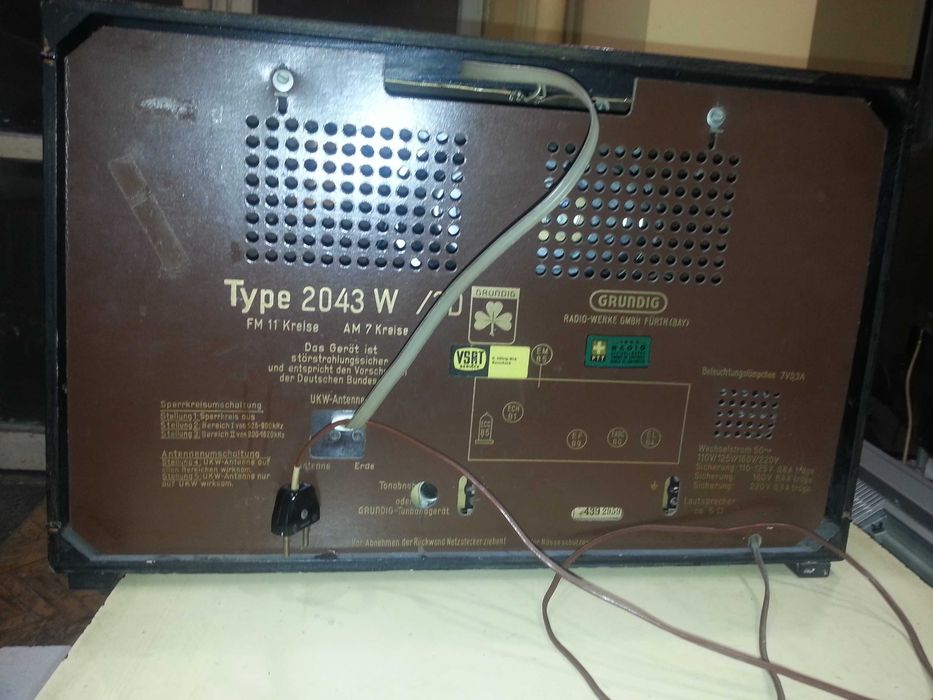 Старо  лампово радио GRUINDIG .