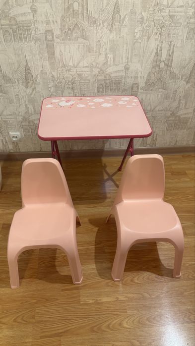 Детский столик розовый, с 2 стульчиками