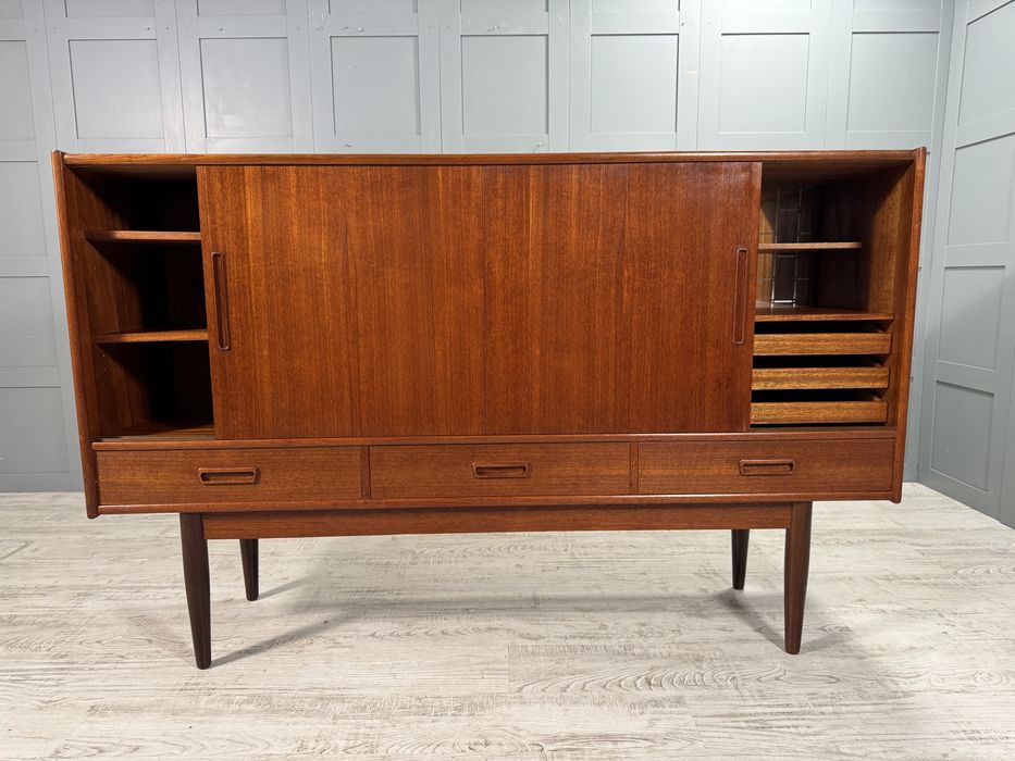 Винтидж датски бюфет от 60-те Д1025